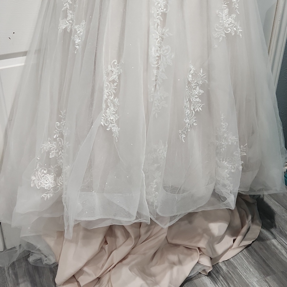 Maggie Sottero Leticia Lynette size 6 Wedding Dress Princess Style - Picture 8 of 12